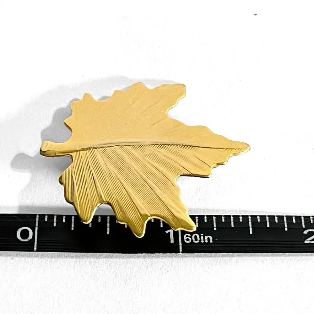 Vintage Maple Leaf Brooch Pin Gold Tone Textured Etched Nature Woodland Forest